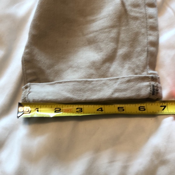 Capris tan made by Levi’s Modern Crop size 12 - Picture 4 of 9
